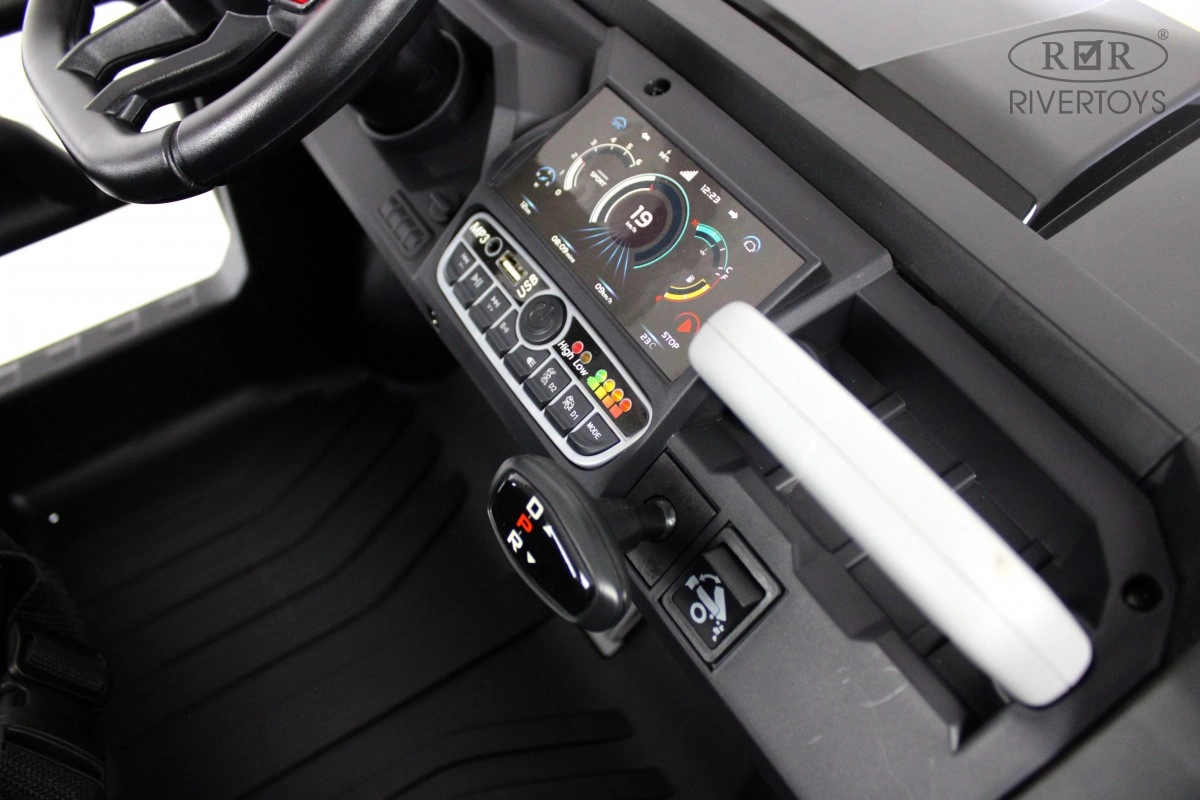 Детский электромобиль RiverToys H005HH черный p5l445wn5qe92j74ut4nk69y09r9w9c7