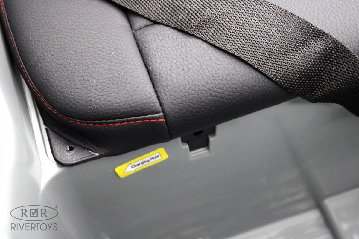 Детский электромобиль RiverToys Toyota Land Cruiser 300 L999LL серый qeebb8yuy4q0dasjtb7cj4d222nep2ss