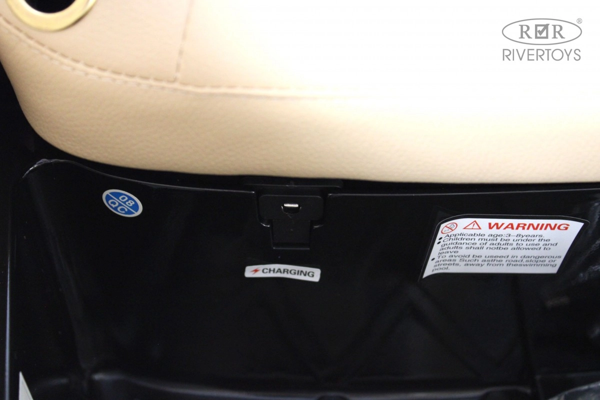 Детский электромобиль RiverToys X005XX красно-черный jw4u6i0bpbtrvu91zgiapidl0wr210sy