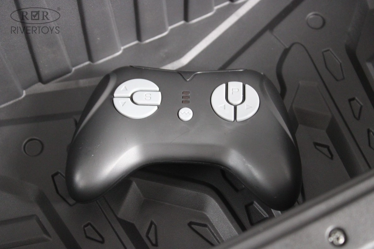 Детский электромобиль RiverToys C777CC красный whtjmd190o4eb42u43peyfcs2hg4wirt