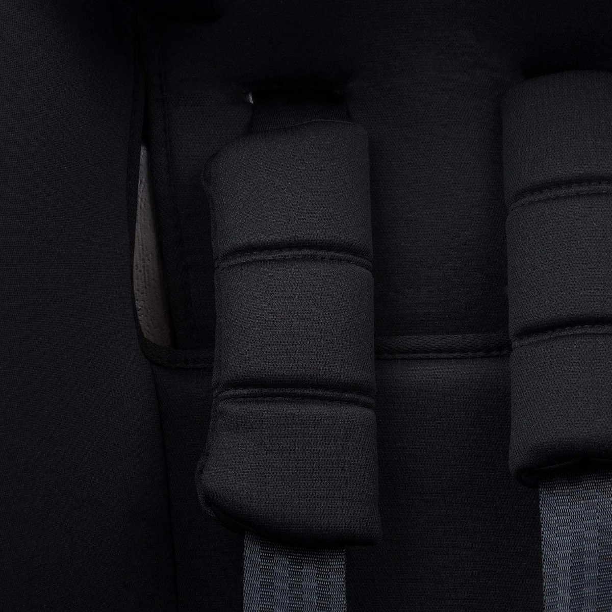 Автокресло Indigo WINNER ISOFIX, YB706B, группа 1+2+3  черный матовый 49swoarq5mbvg0e1g8clzjz1fl5jbjcv