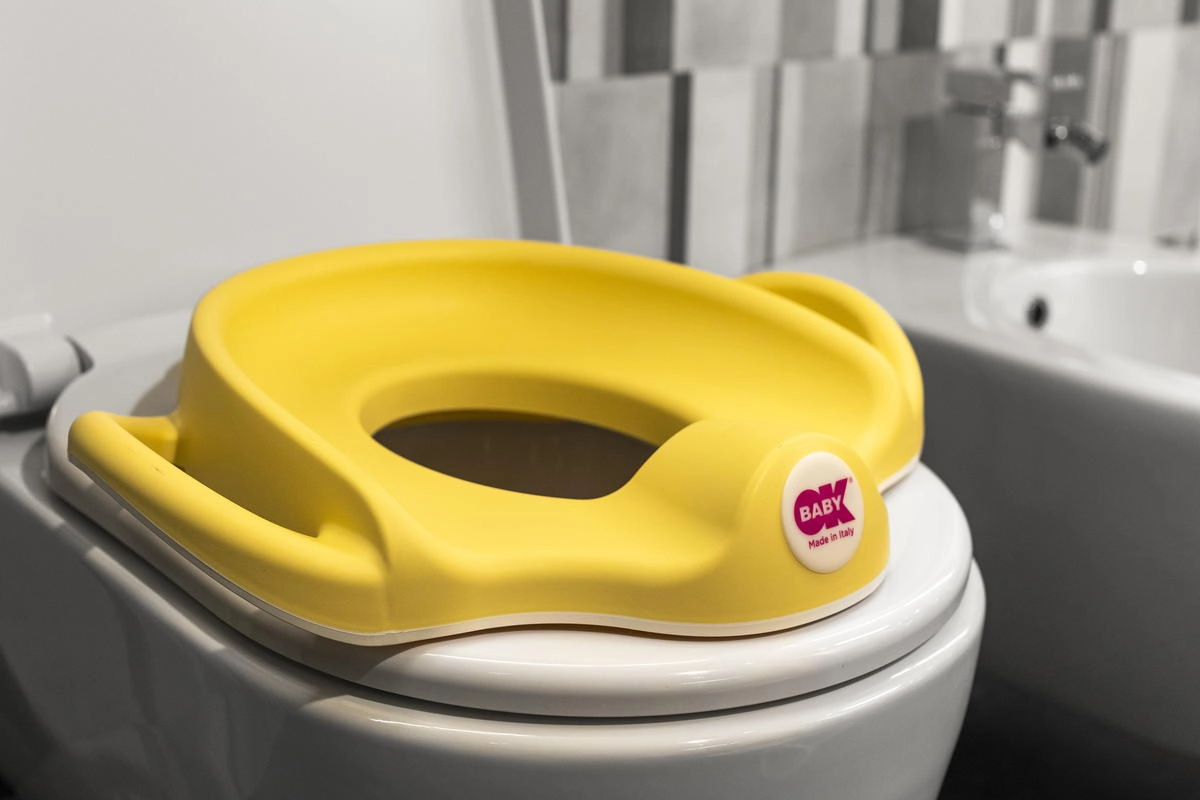 Сиденье для унитаза OK Baby Sofa 926 желтый 93x1cgoaoou4u19ny861f7r98rnvein2